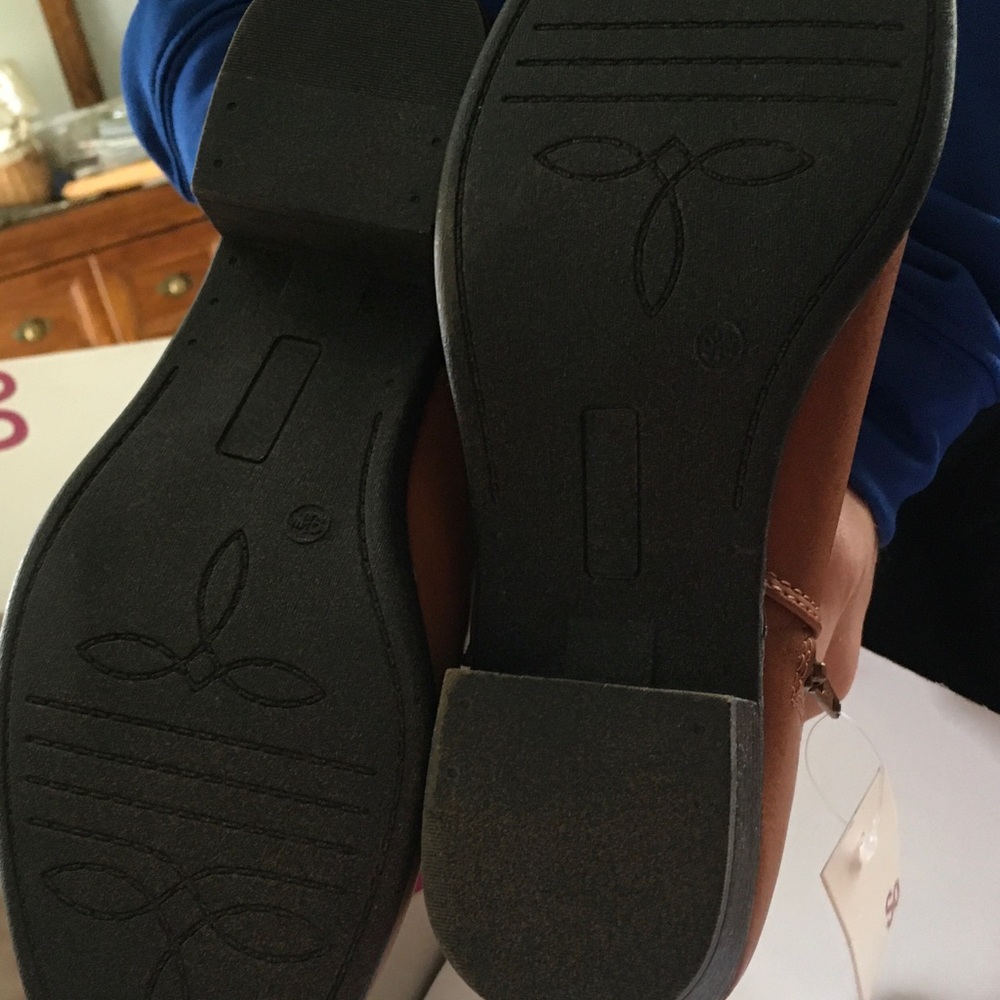 So bootie boot shoes NEW in box - Picture 4 of 5